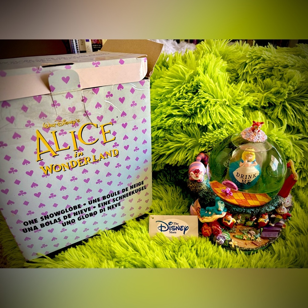 🌼 Disney Alice in Wonderland “All in a Golden Afternoon” Snowglobe - Rare 🌹